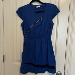 100% cotton royal blue mini dress with zipper and black lace detail